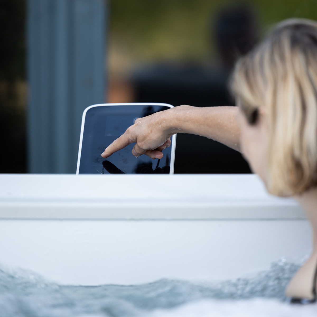 MSpa OSLO Frame Series Rigid Hot Tub, Up to 6 Adults
