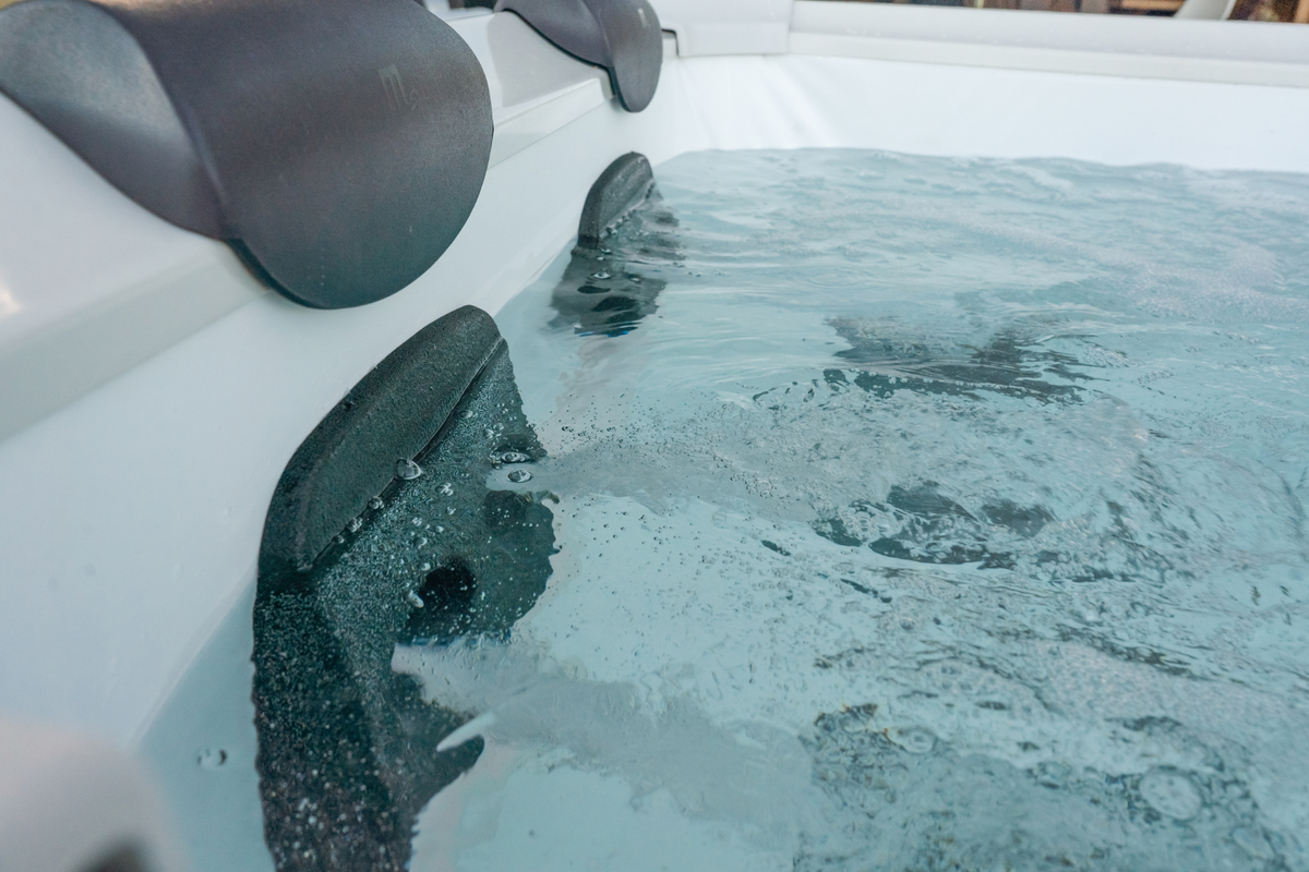 MSpa OSLO Frame Series Rigid Hot Tub, Up to 6 Adults
