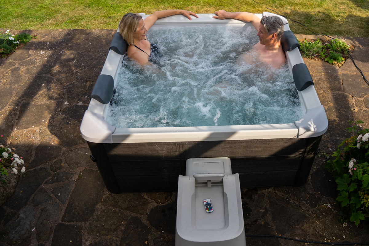 MSpa OSLO Frame Series Rigid Hot Tub, Up to 6 Adults