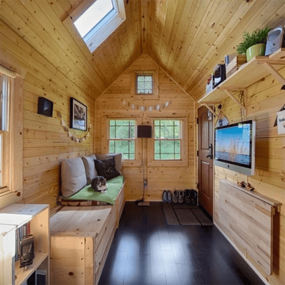 DONJOHNSTYLE4URHOME Wood-Exterior Tiny Home on Wheels, Brown