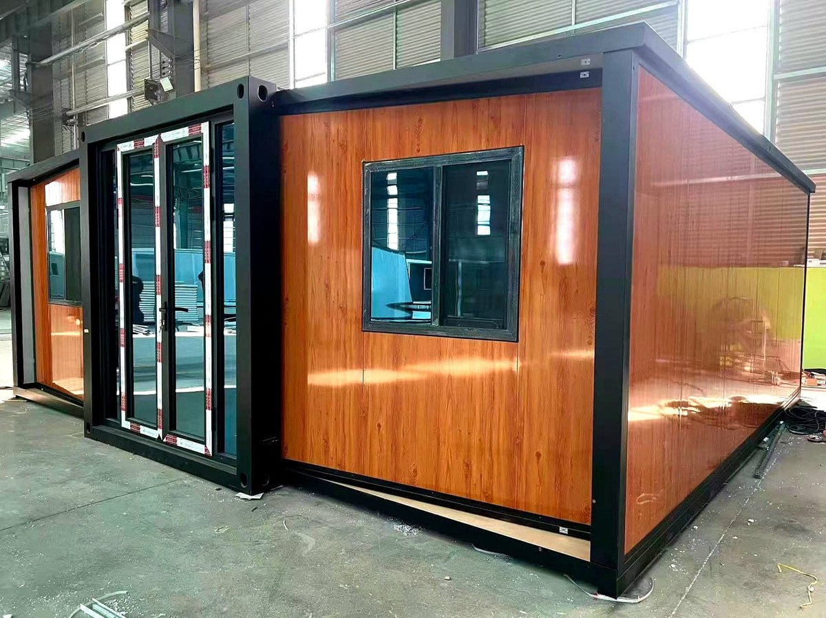 DONJOHNSTYLE4URHOME 20-ft Expandable Tiny Home, Orange